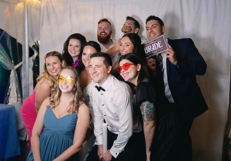 Premium Poses Open Air Selfie Booth (includes 4x6 or 2x6 prints)