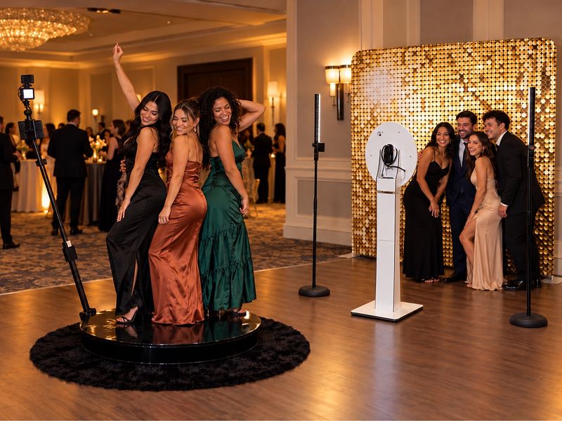 The All-Out Epic Experience - Epic 360° Video & Digital  Selfie Photo Booth