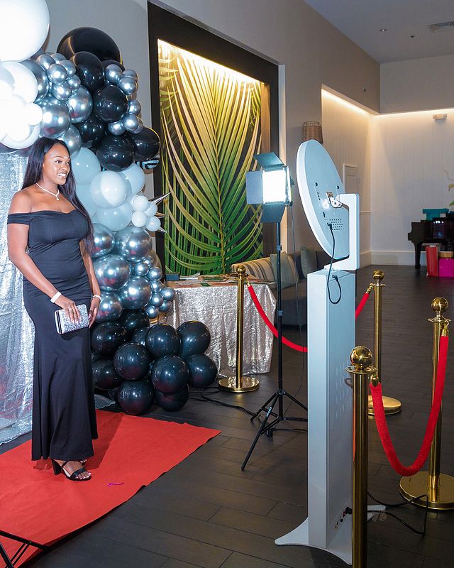 The Selfie Booth - Premium