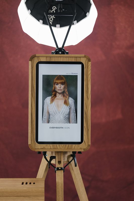 The Icon Vintage Inspired DSLR Photo Booth! 
