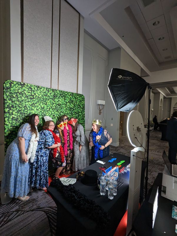 Drop Off Selfie Booth ( Social Media Booth)