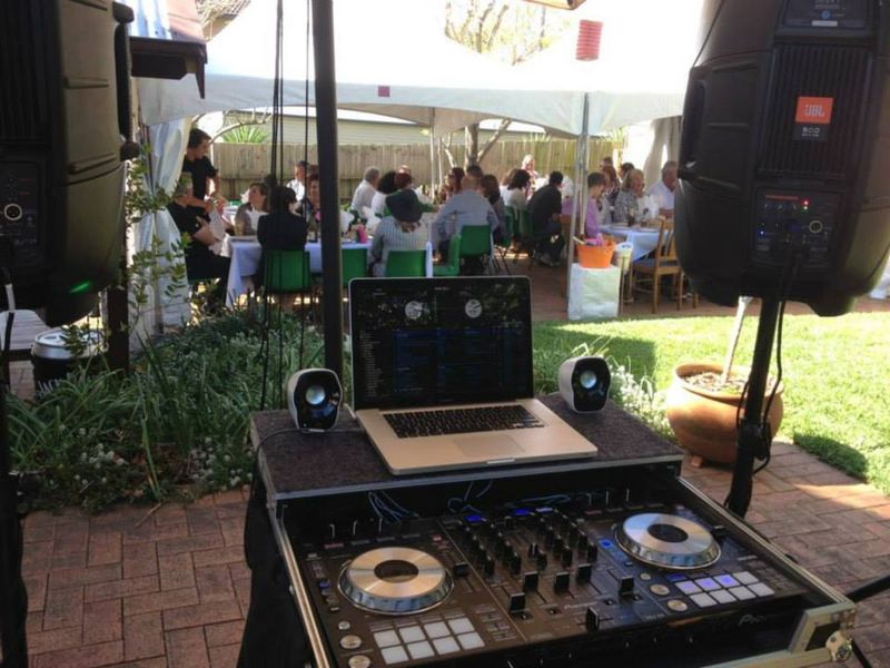 Deluxe DJ Package (5 hours)