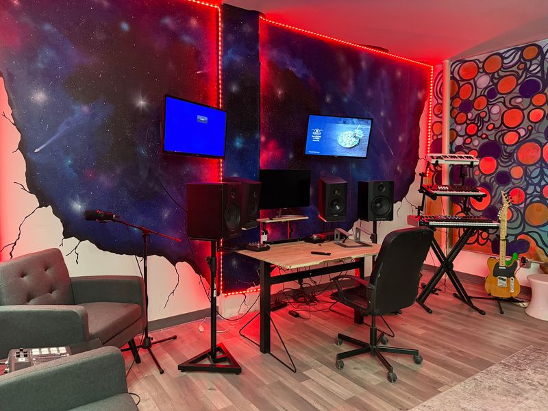 Audio/Podcast Studio