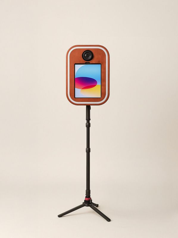 Wooden DSLR Roaming Booth