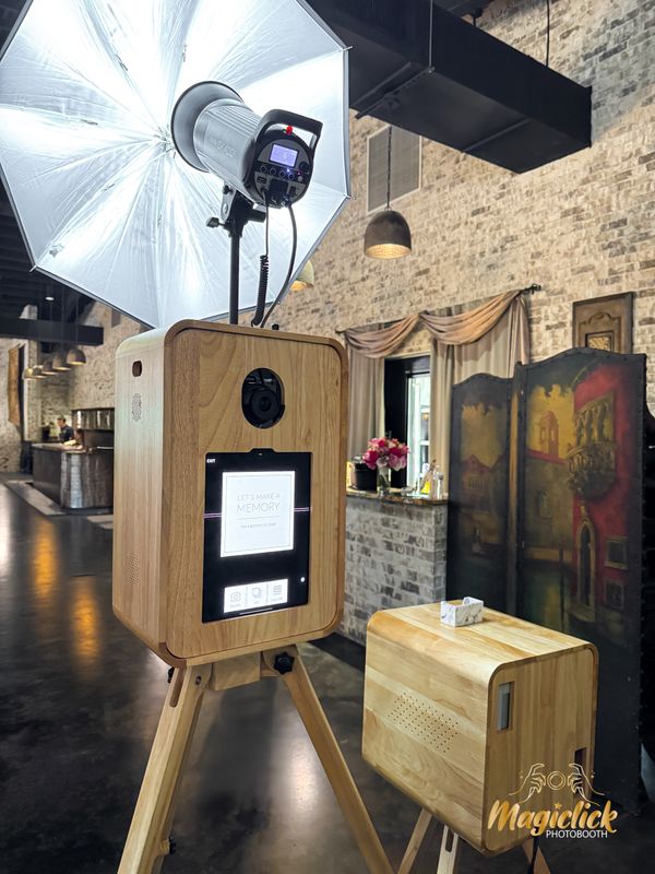 Luxury Prints Wooden Booth 