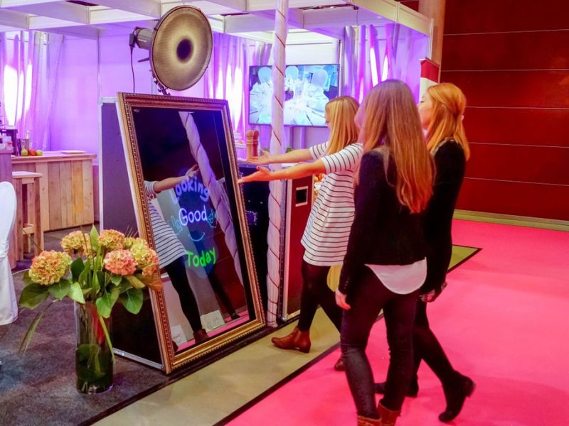 Mirror Me Booth