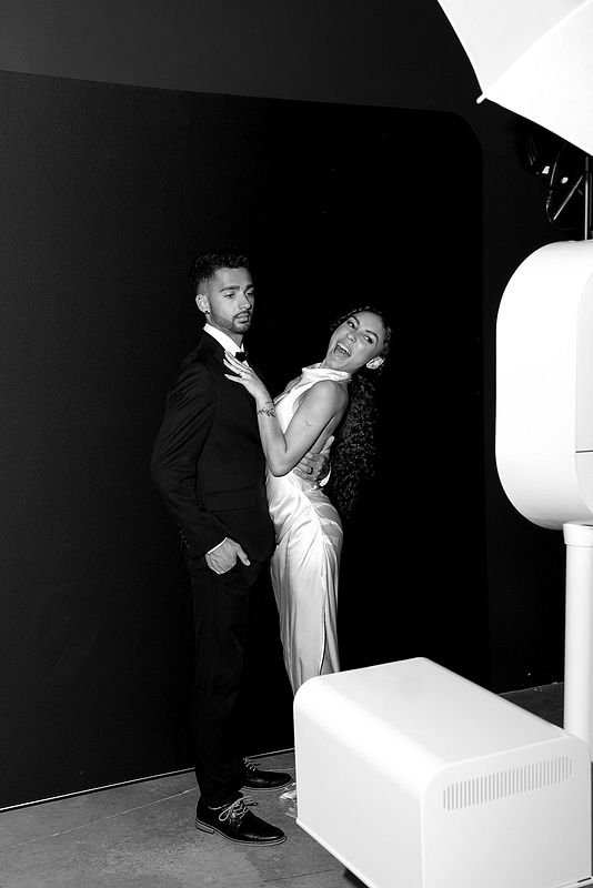 Black & White Glam Photo Booth Experience – Social Events