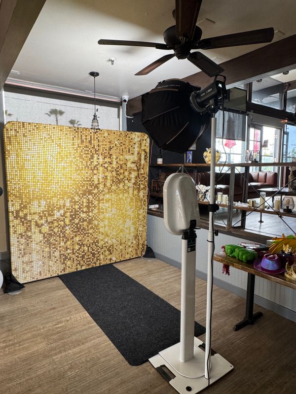 2 hour Digital Photo Booth Experience