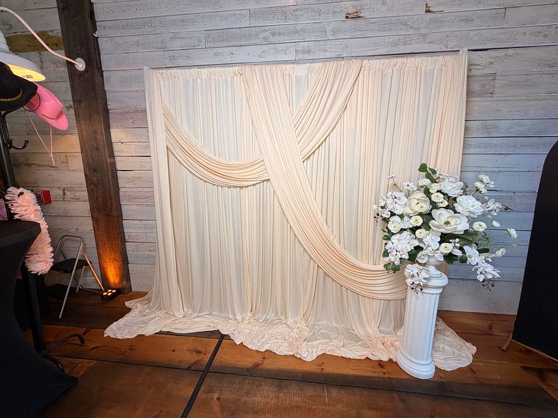 Simple Baroque Styled Backdrop