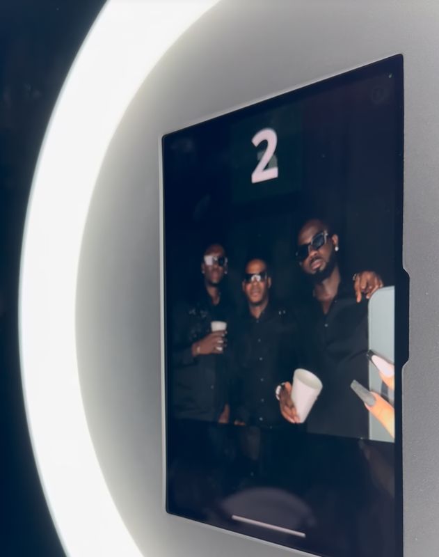 GOLDEN Photo Booth Package