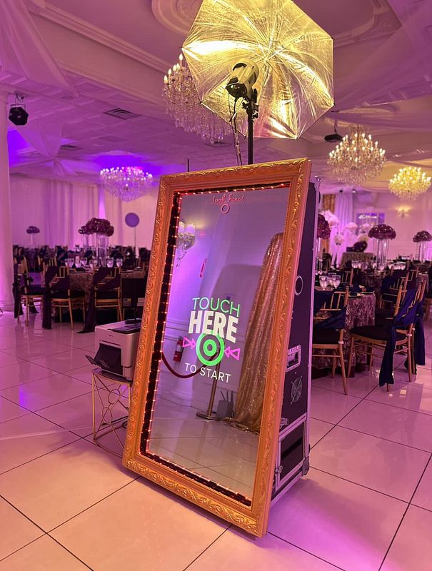 Luxury Mirror Photo Booth Experience