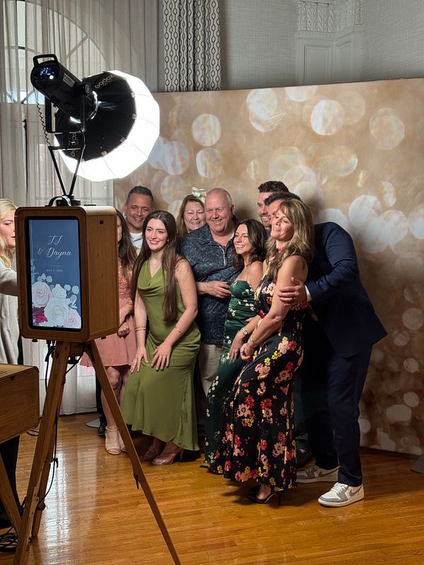 The FX Icon Vintage Photo Booth Experience
