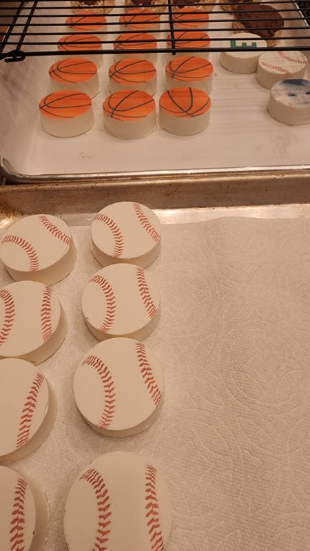White Chocolate Covered Oreos - Custom Printed