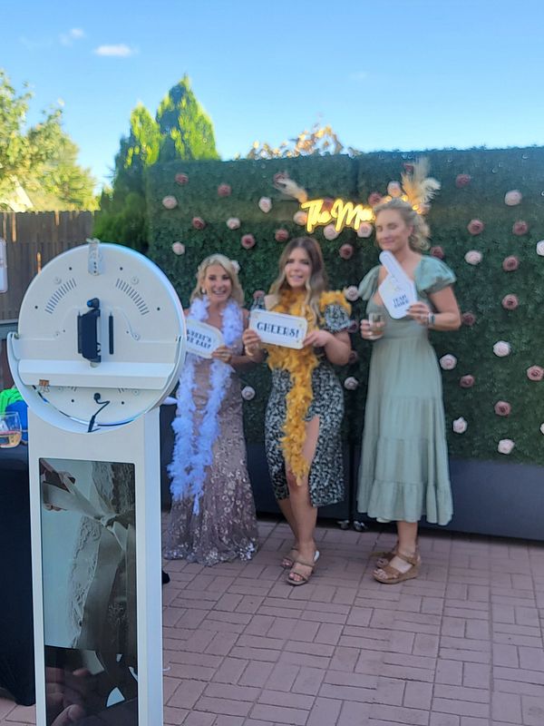 Digital Only (4hour) Photo Booth  experience with attendant