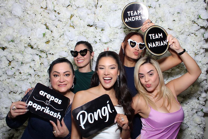 Allura Vintage Booth (for parties of up to 65 guests)