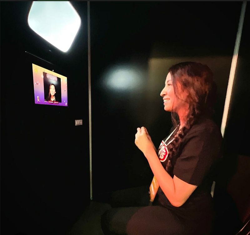 Flashing Stars Photo Booth – Video Confessional Booth