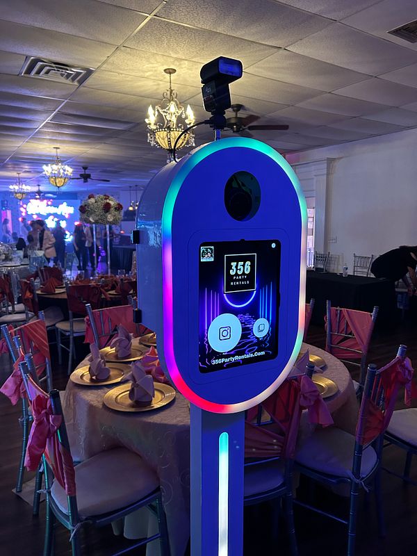 White Rainbow Photo Booth Machine