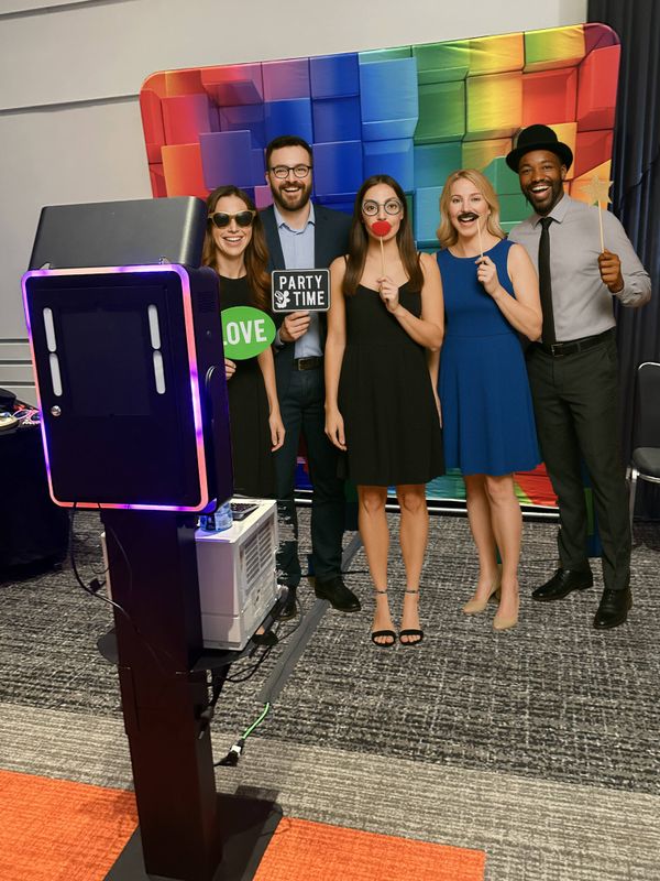 Sapphire Photo Booth Gold (4 Hours)