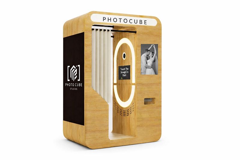 Enclosed Photo Booth w/Prints