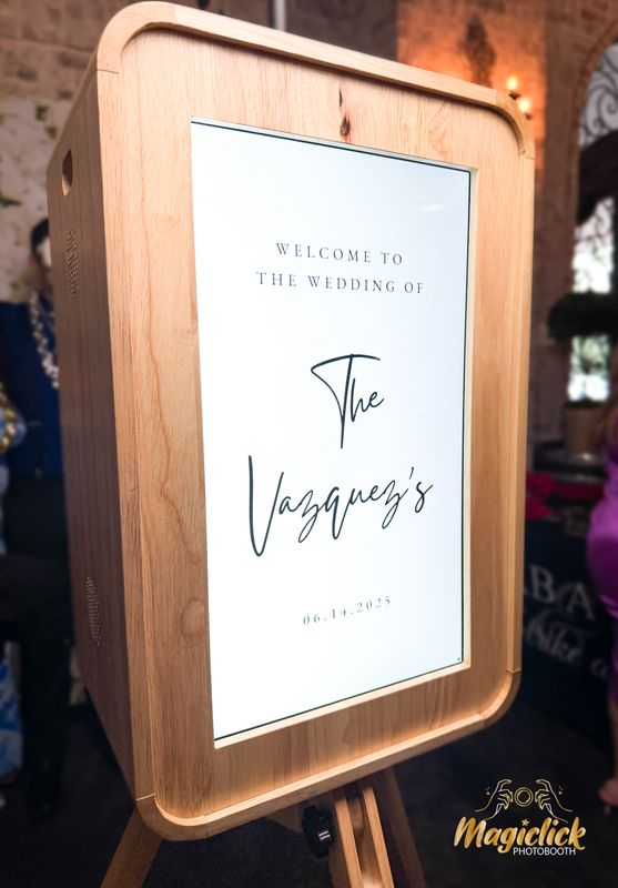 Digital Wooden Booth 