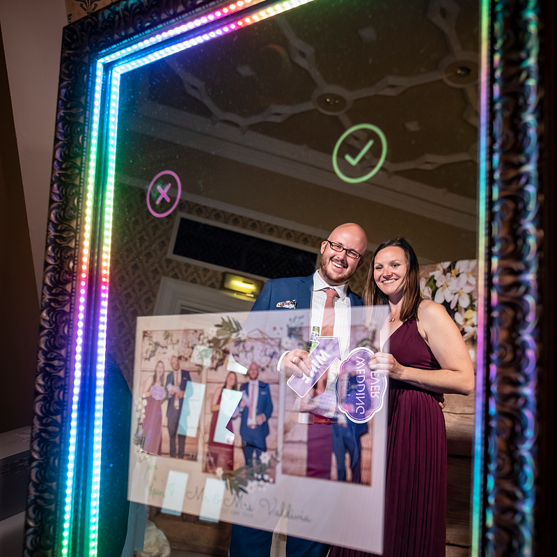 Magic Mirror Signature Experience ⭐