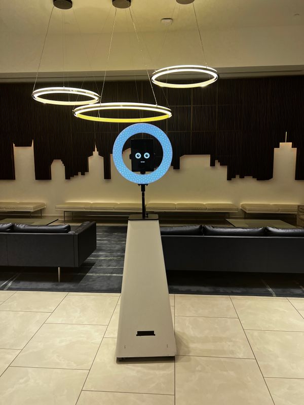 Flash the Selfiebot