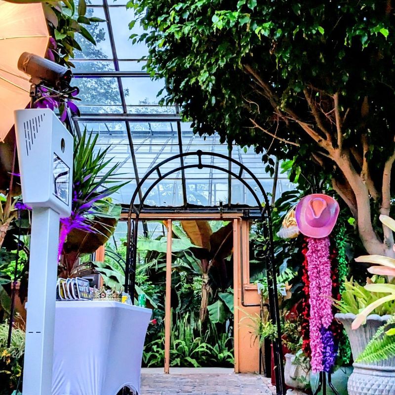 Classic Photo Booth Experience (digital only)