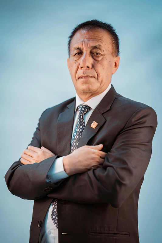 Executive Premium Mobile Portfolio Headshot Session