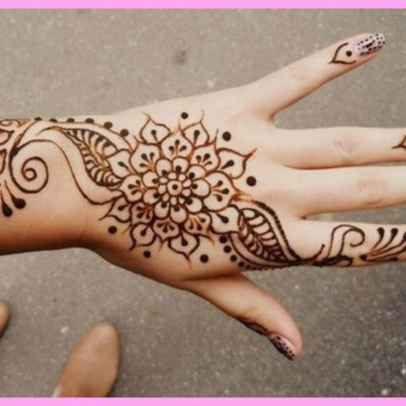 Henna Artist