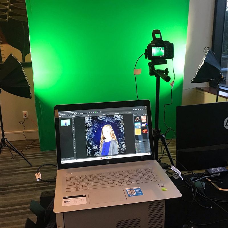 Holiday - 4 Hour Green Screen Photo Session