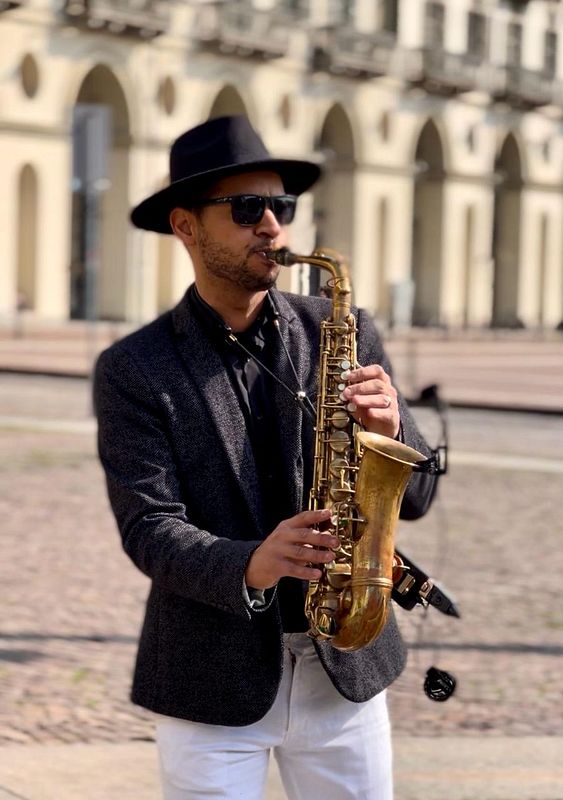 Live Saxophone Experience