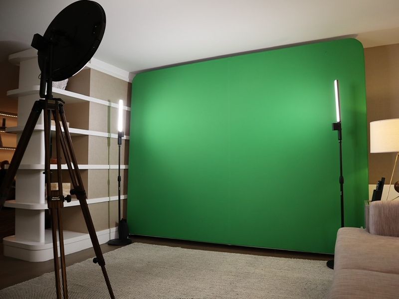 GREEN SCREEN