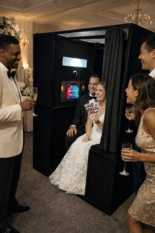 MojoHaus Enclosed Photo & Video Booth