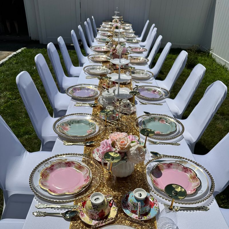 FULL PLACE SETTINGS FOR UP TO 30 GUESTS