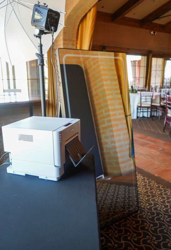 Grand Mirror Booth Rental 2 Hours