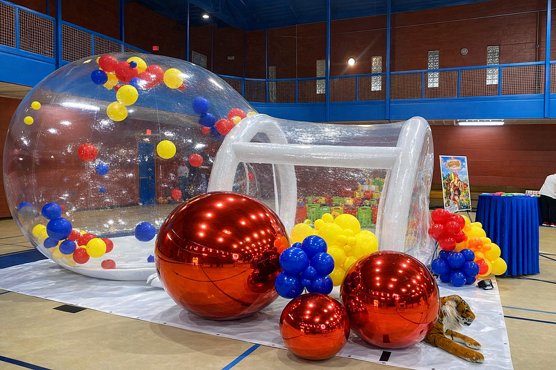 Bubble Dome with Balloons 