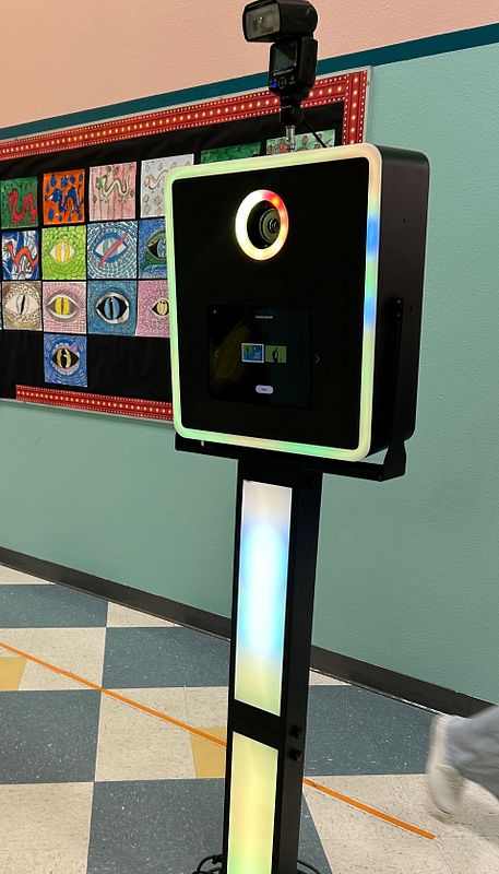 Dark Box Photo Booth Machine