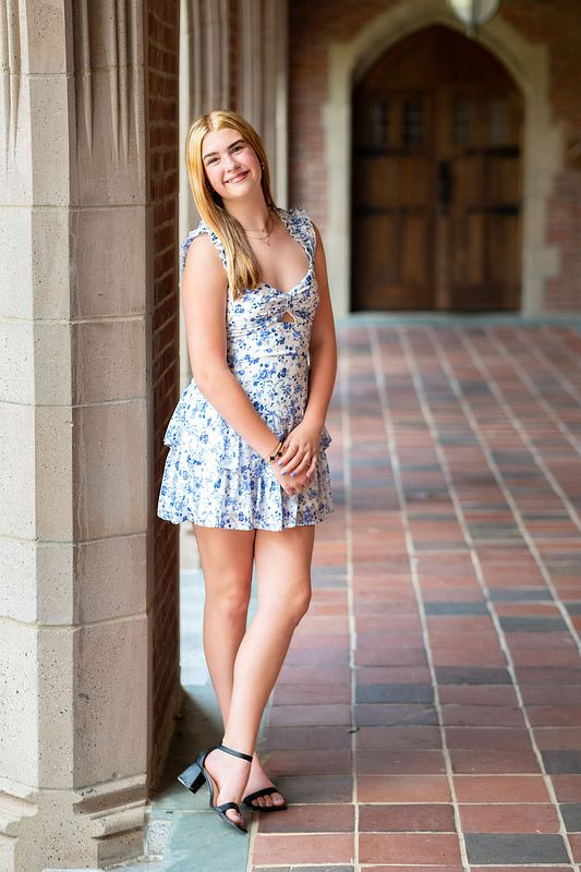 Solo Senior Photoshoot - Deluxe Package