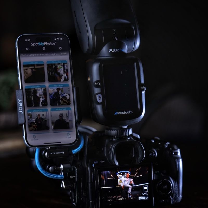 Roaming Photographer with Instant Photo Sharing